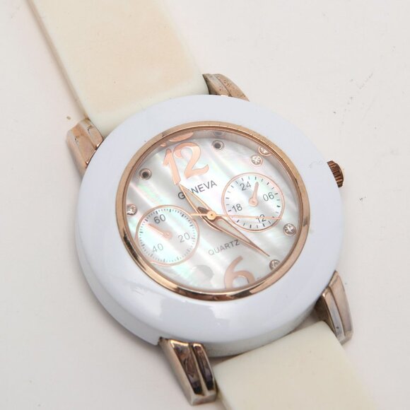 Geneva Quartz Mother of Pearl Face Watch Silicone Rhinestones Large Gold Cream - Picture 4 of 12